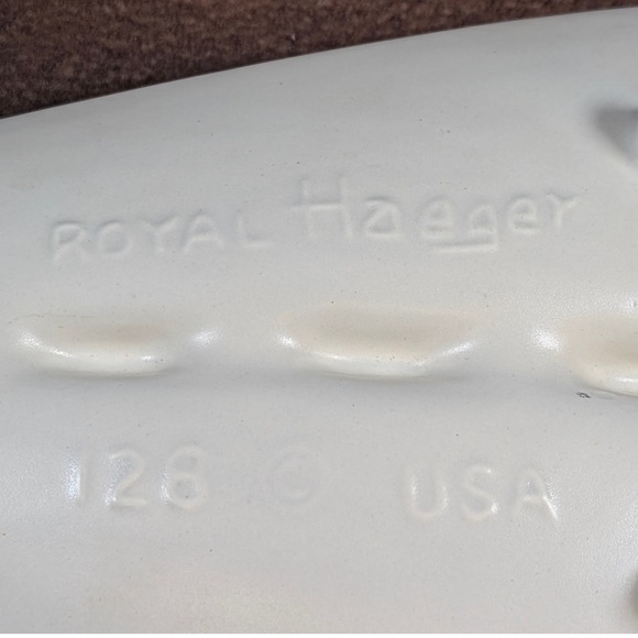 Royal‎ Haeger Ashtray Triangle Shape White Gold Trim Vintage Home Decor - Picture 7 of 11